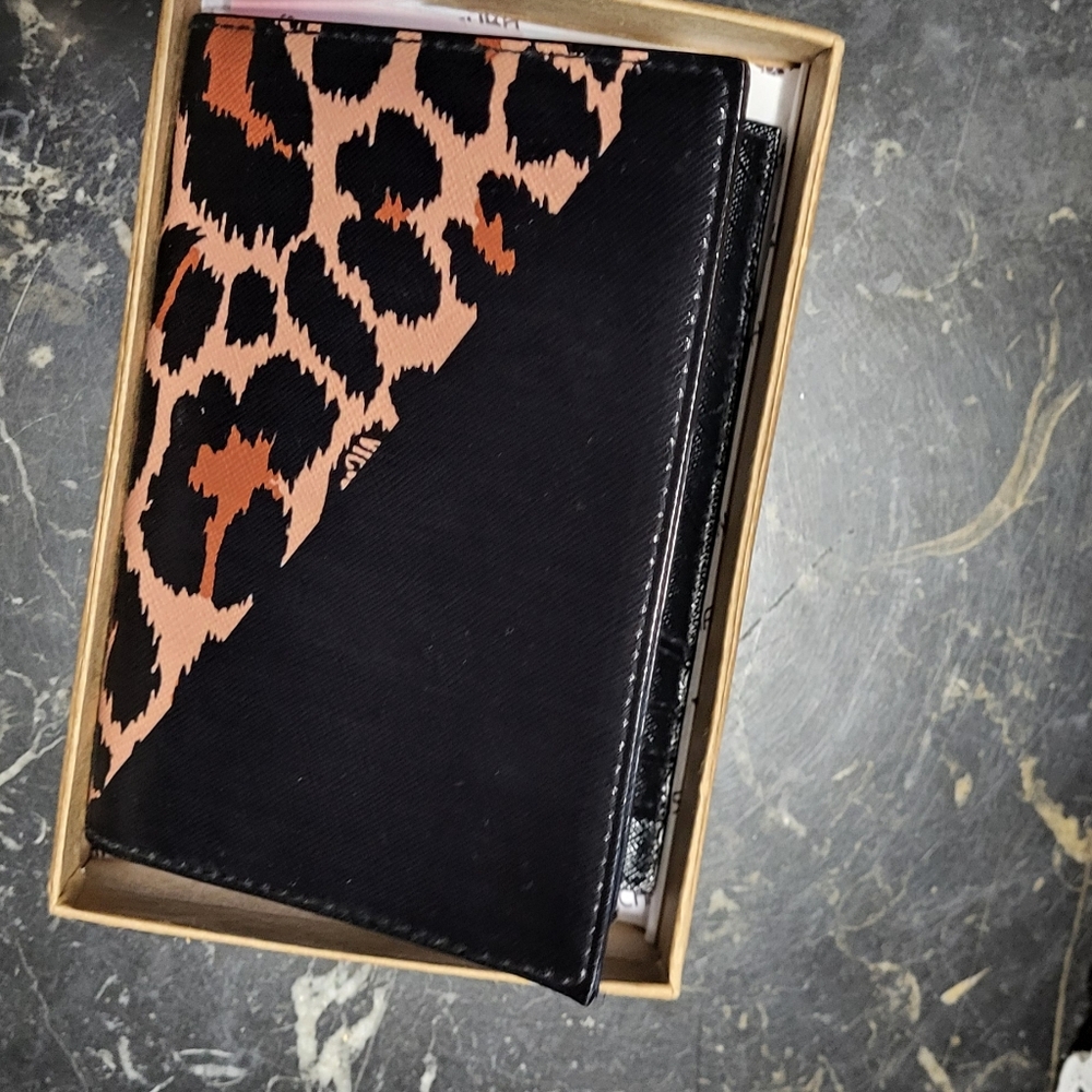 Victoria's Secret Rare Leopard and Stripe Wallet N Passport HOLDER - Picture 3 of 3